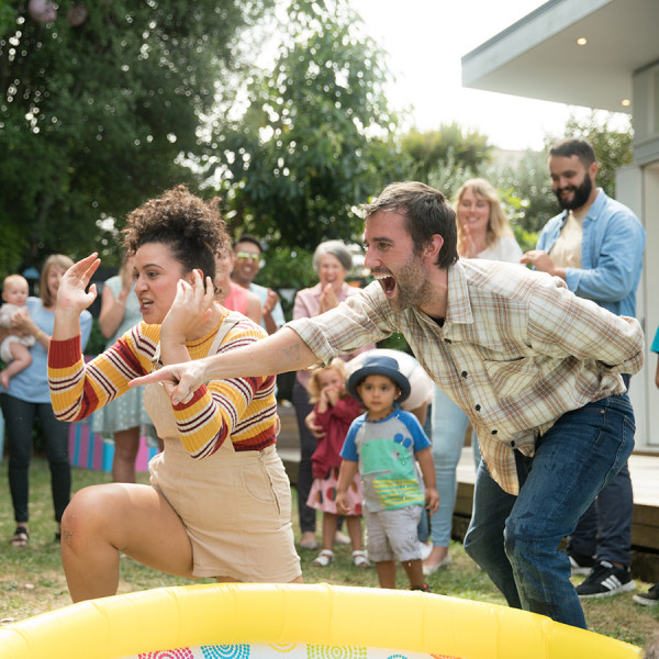 Kiwi comedy tackles motherhood on the big screen - 137 | Regional News
